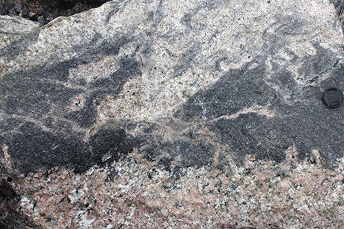 magnetite granite mingling