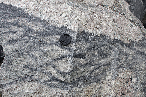 magnetite granite mingling
