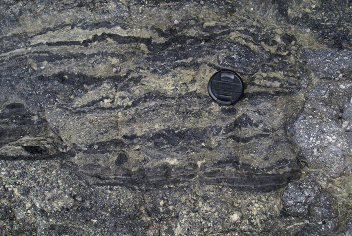 break up of basalt in peperite