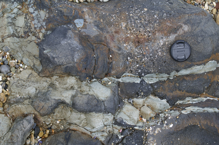basalt dikelets into shale